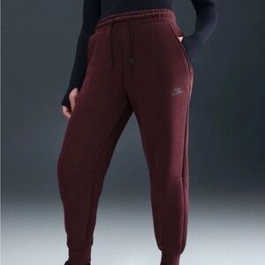 Nike Women's tech fleece mid rise Maroon Jogger Pants